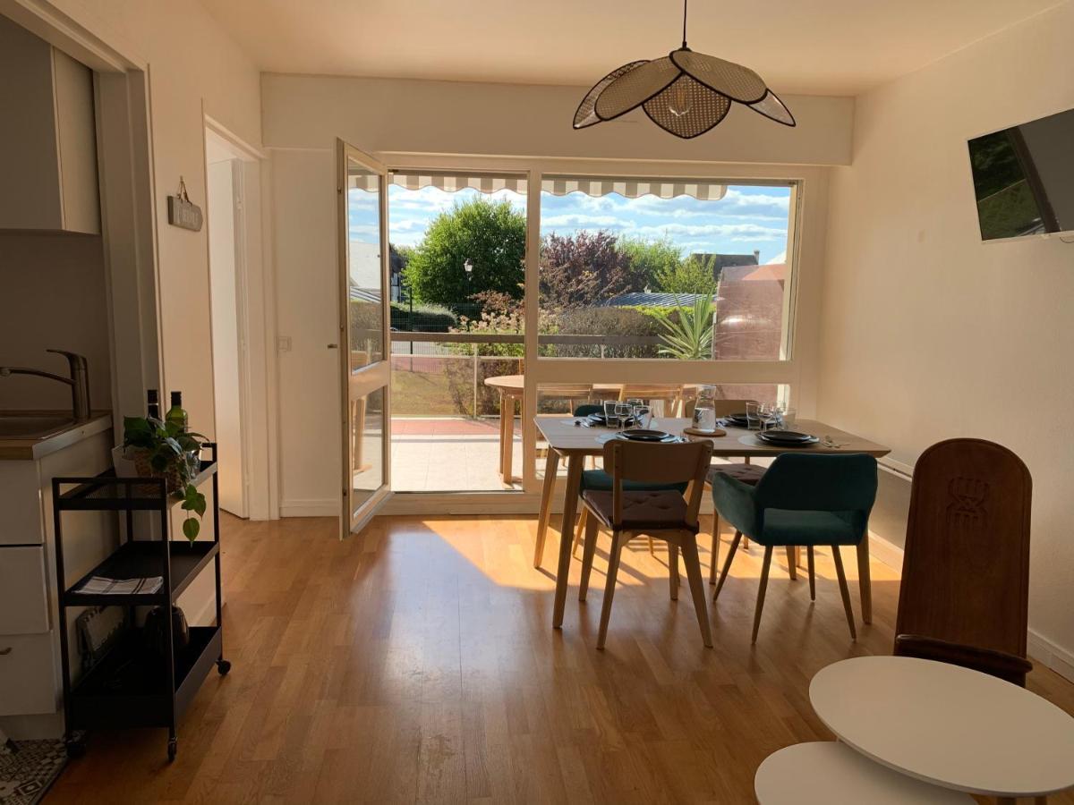 Trouville, Appartement Renove Avec Grande Terrasse Au Calme Екстериор снимка